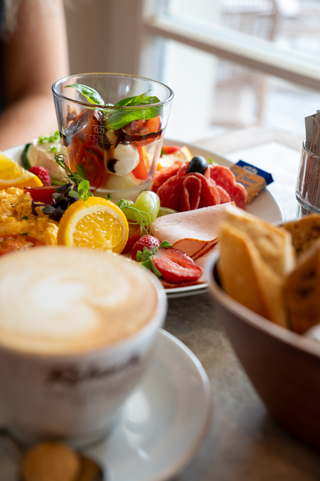 Ausgiebiges Frühstück im Karls in Stadt am Hof inklusive Kaffee